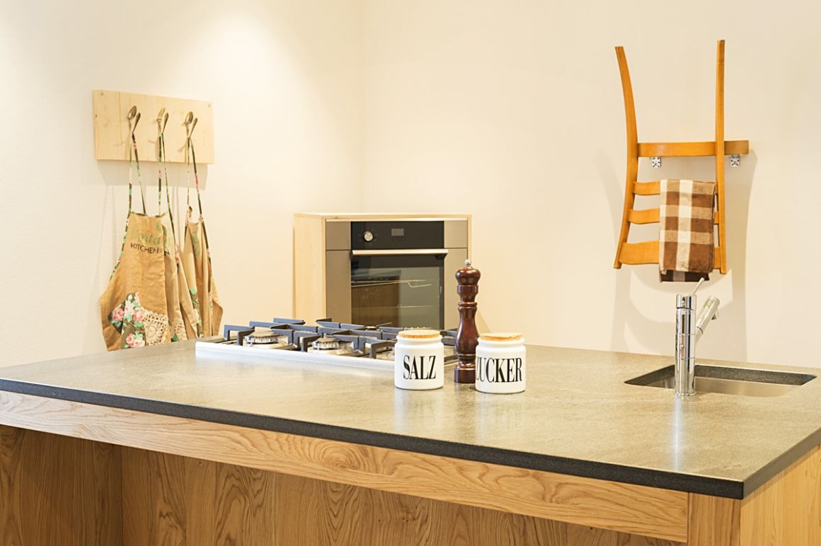 imgi_8_vintagekitchen-3050-2-1